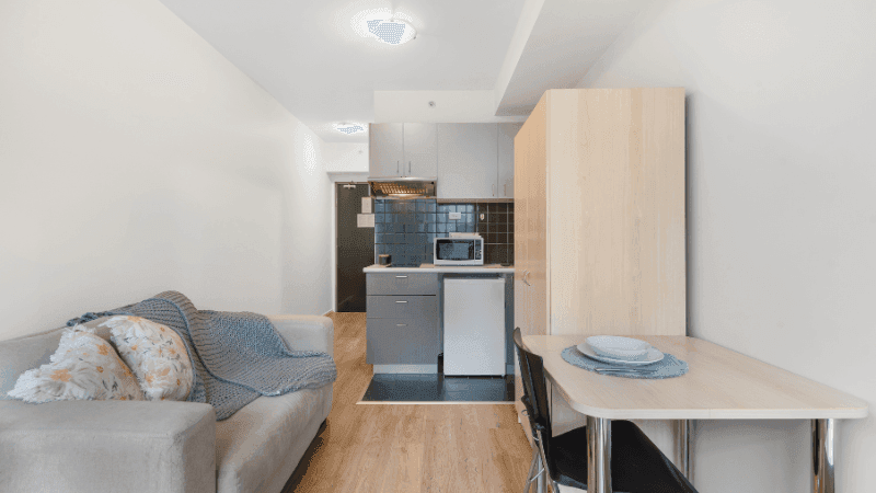 Studio w/ Floorboards - Living Room & Kitchenette