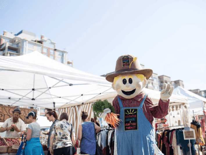 Kelowna farmer's and Crafters' market near Hotel Eldorado