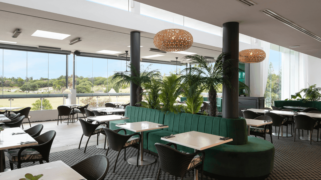 Interior & decor of Barretts Restaurant at Pullman Magenta Shores