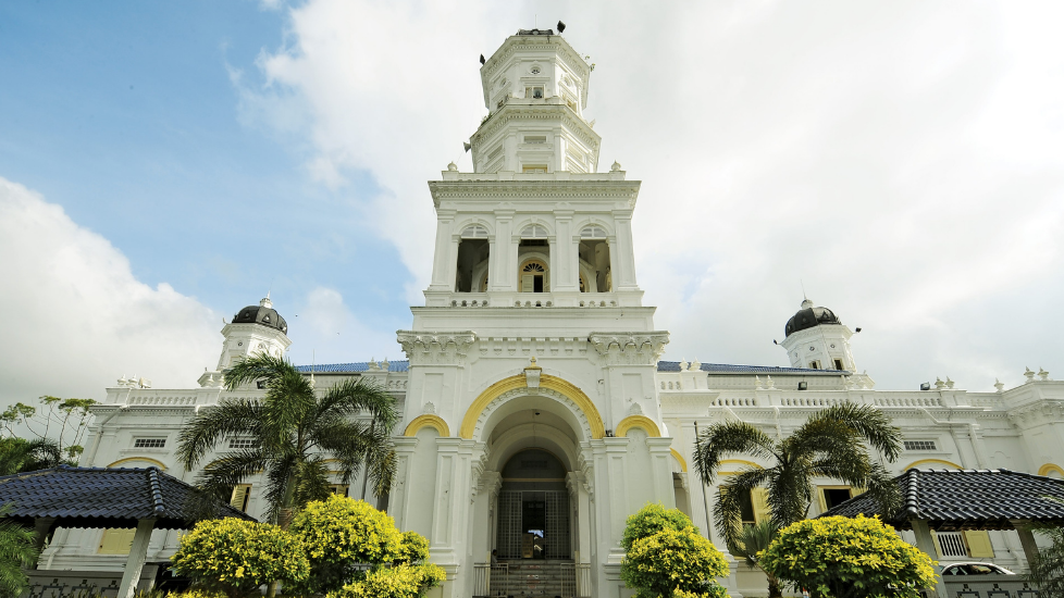 Sultan Abu Bakar State Mosque, Johor Bahru | Attractions near Sunway ...