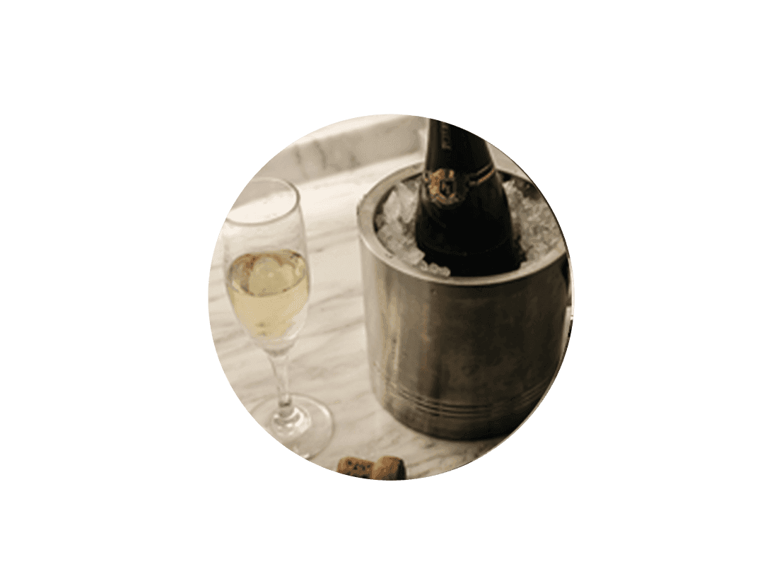 Bristol Hotel - Best Hotel Amenities Campbell San Jose Los Gatos: Marble wet bar