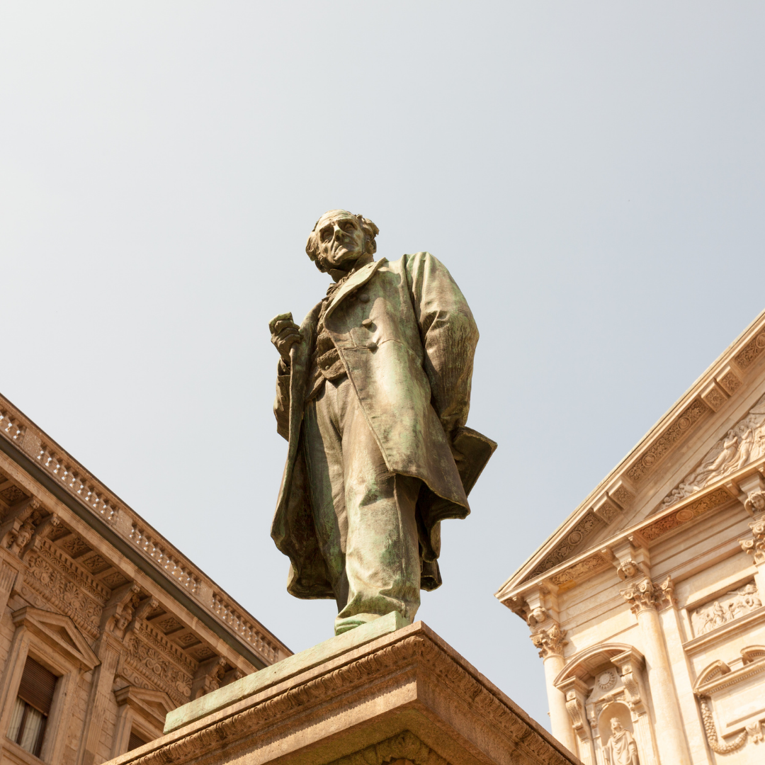 Statua di Alessandro Manzoni