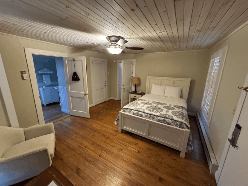 Room - Detail page | Mountain Lake Lodge