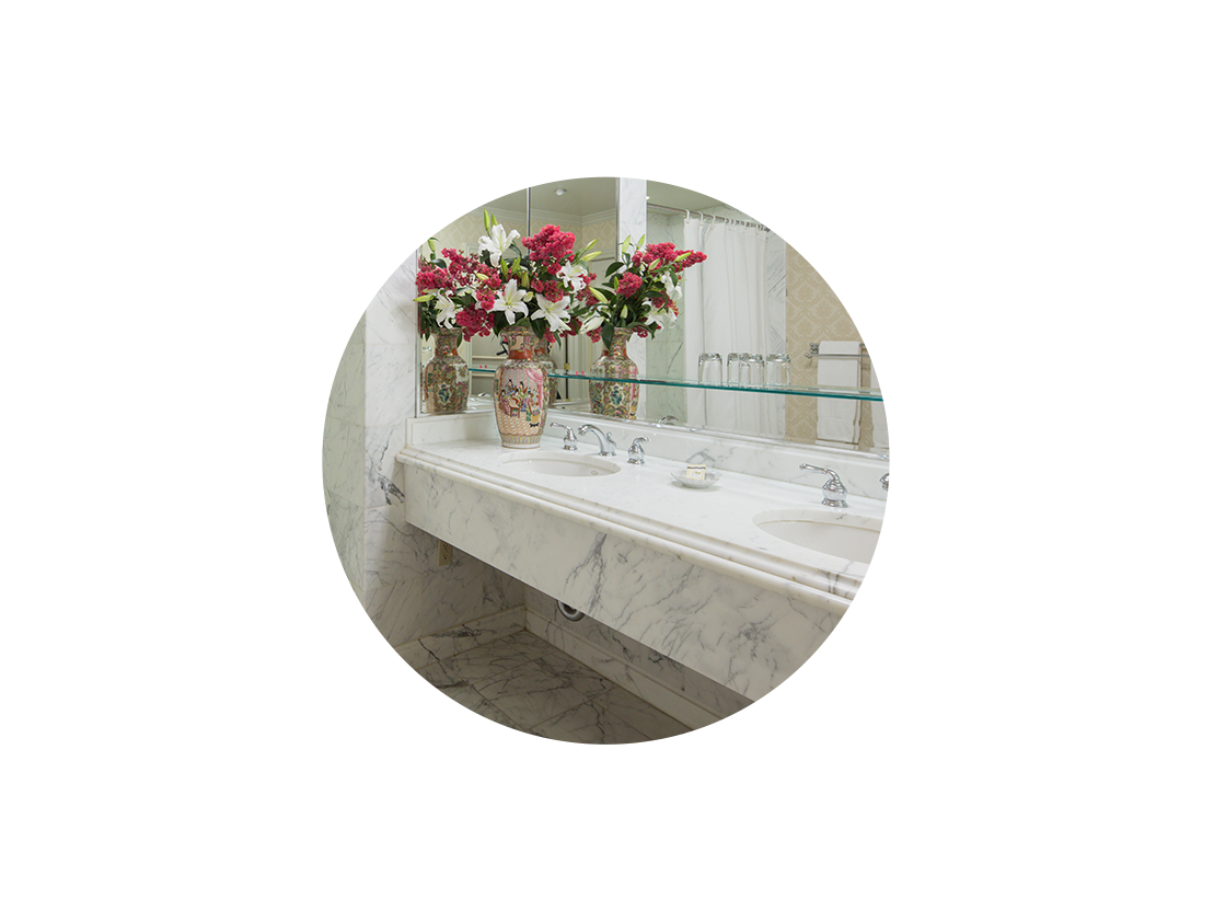 Bristol Hotel - Best Hotel Amenities Campbell San Jose Los Gatos: Gorgeous Italian Marble Bathrooms