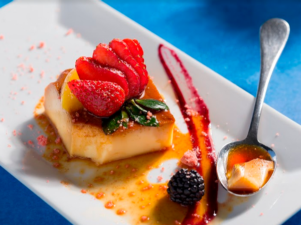 Close-up of a dessert with Custard served at Porta Hotel del Lago