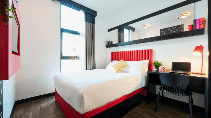 UniLodge Carlton - Ensuite Queen Room 