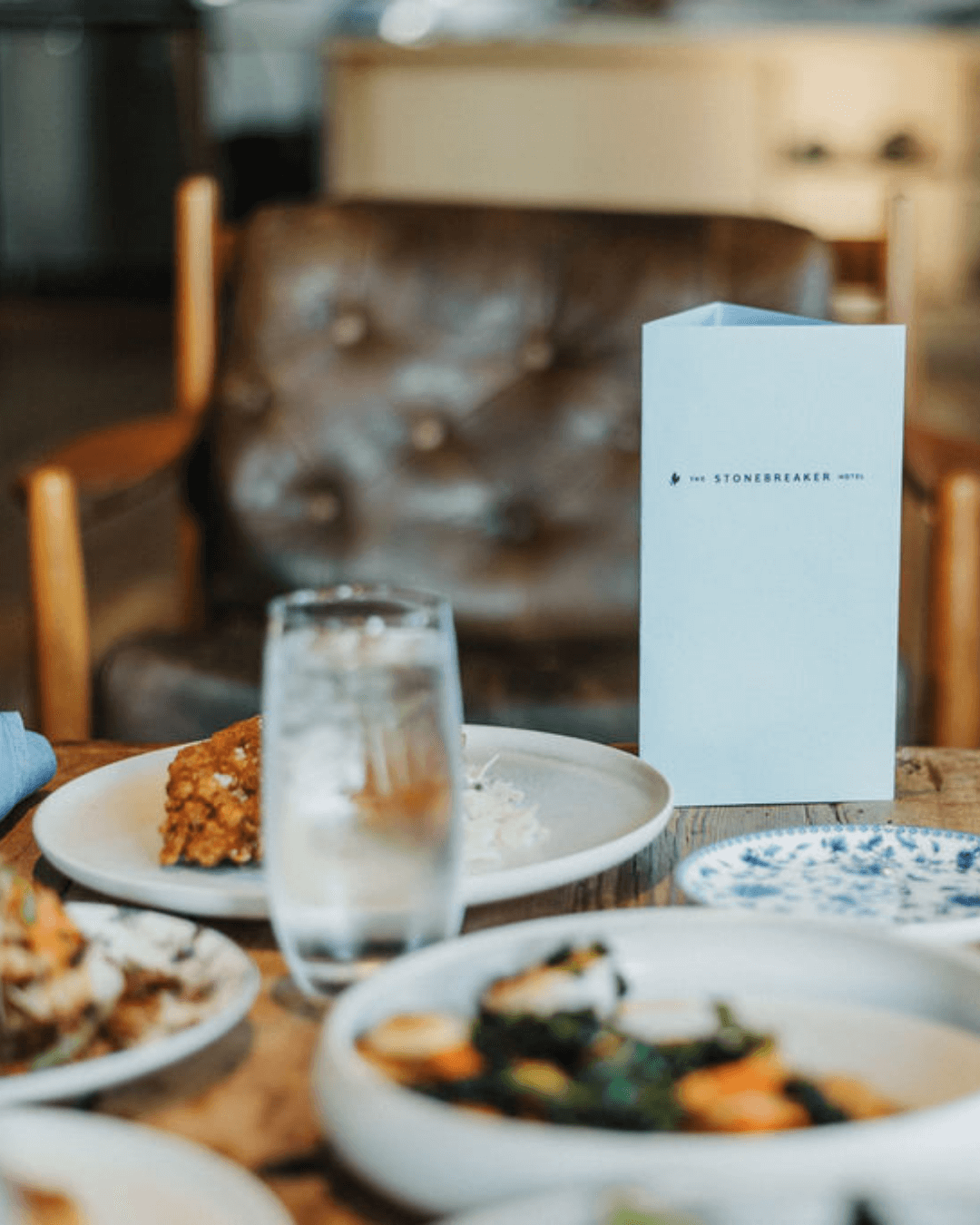 A buffet of some of the freadhly made dishes offered at the resturaunt