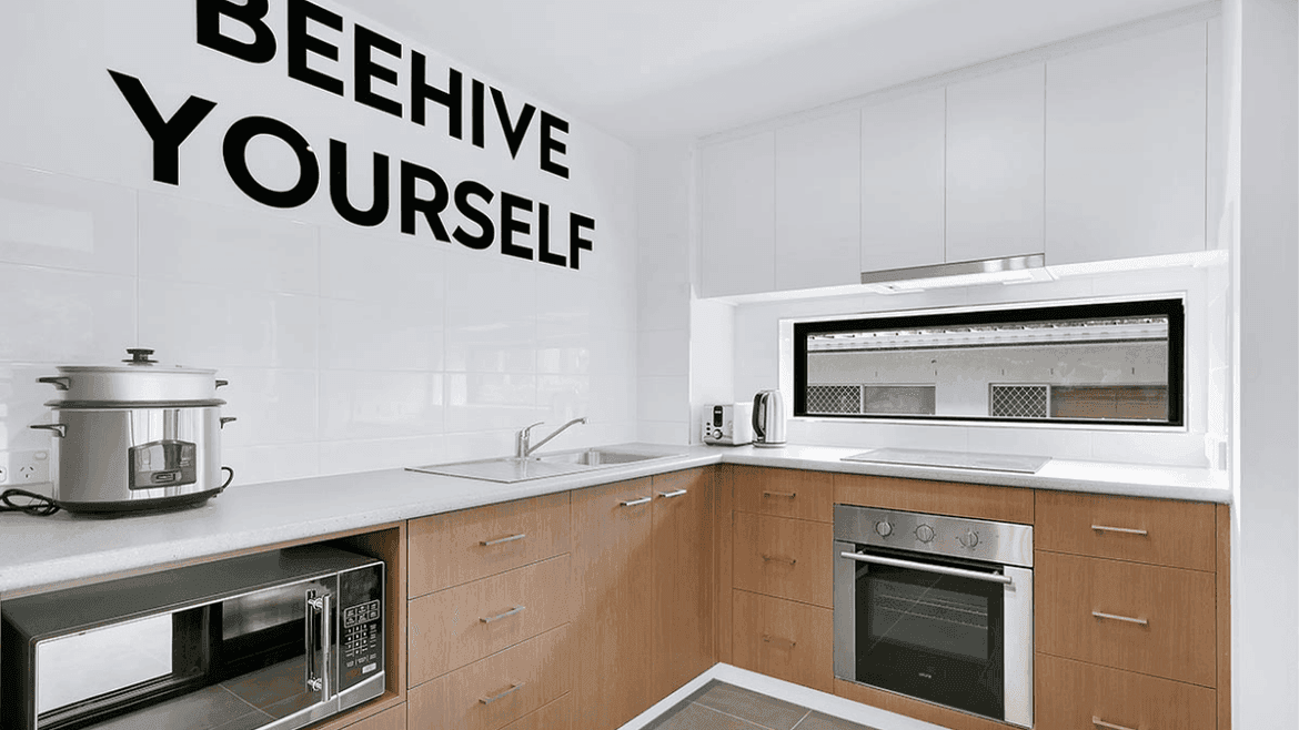 Hive - 109 Sir fred Full kitchen