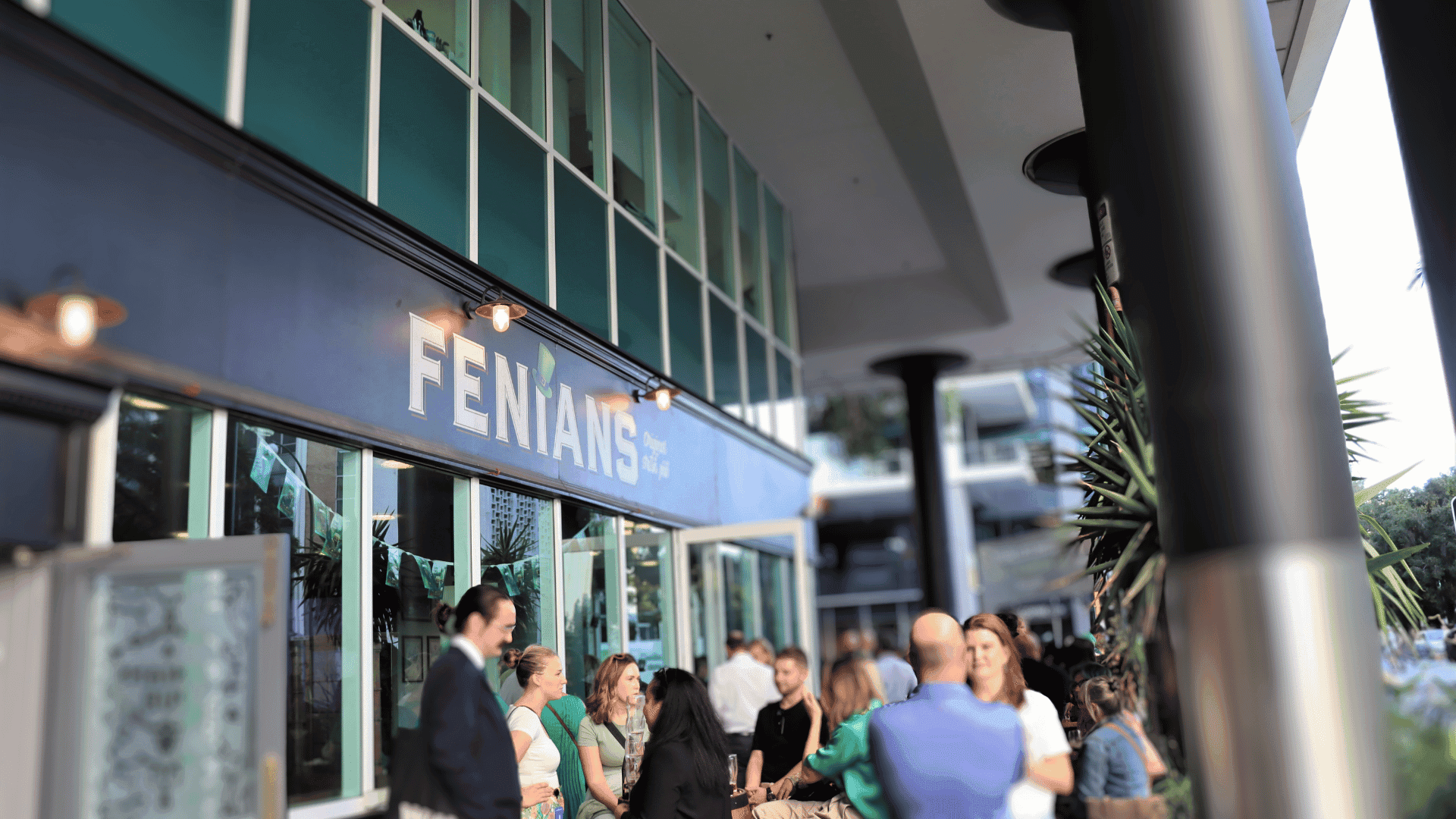 Bars and Restaurants in Perth | Fenians at Novotel Perth Langley