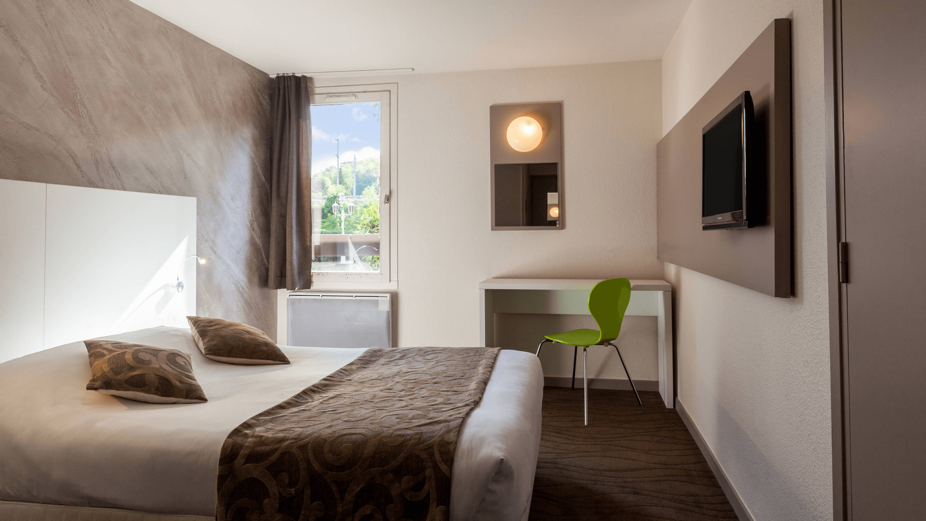 Bed&furinture in double comfort at Hotel Mulhouse East