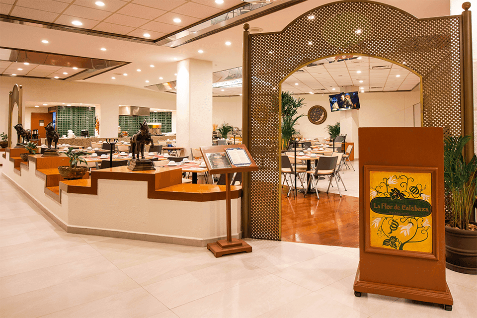 Entrance of Flor-de-calabaza at Hotel Guadalajara