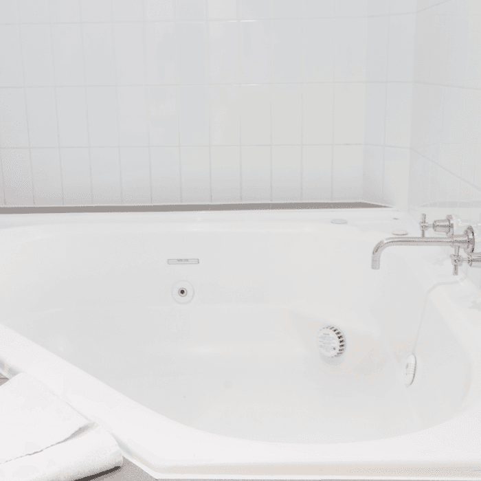 Jacuzzi bath in Junior Suite