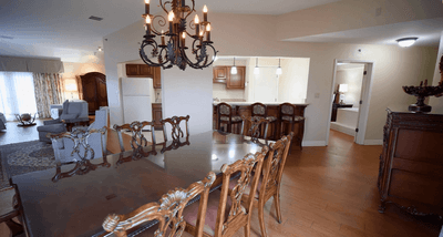 Image of the dining table accommodation of the Penthouse of the Music Road Inn, located on Pigeon Forge, Tennessee.