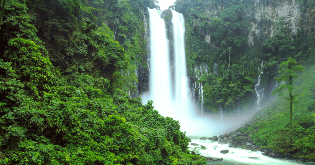 Enjoy the breathtaking scenery of Huana Falls