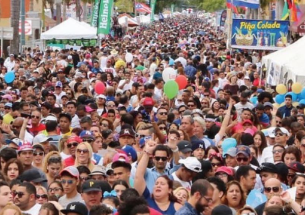 crowds at miami carnival 