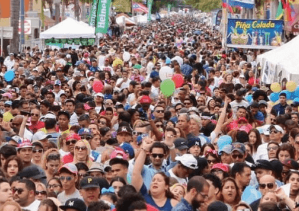 crowds at miami carnival
