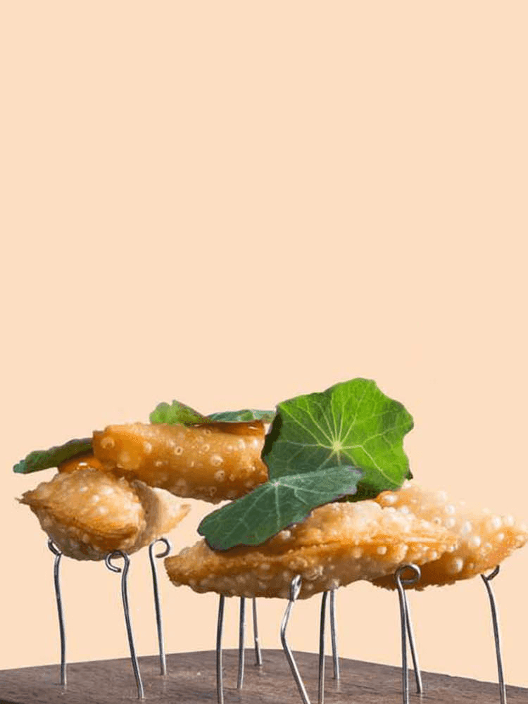 Empanadillas fritas del restaurante Virens en Almanac Group