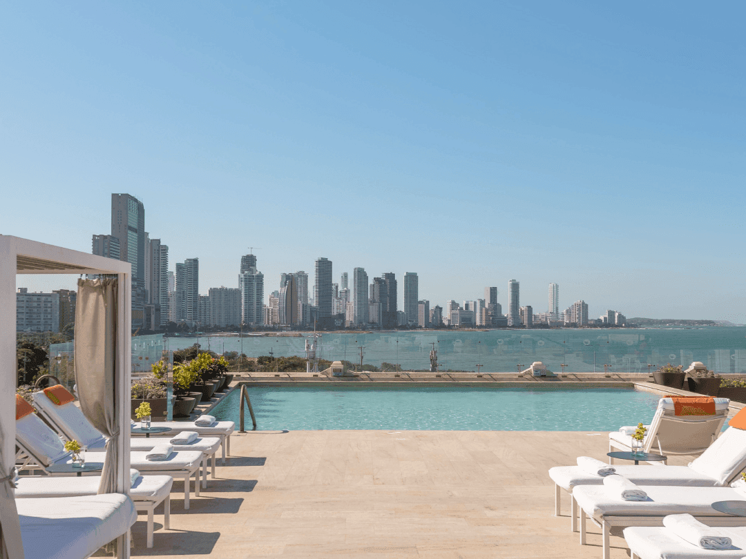 Save with the 45 day in advance purchase rate offer of the Charleston Santa Teresa Hotel in Cartagena.