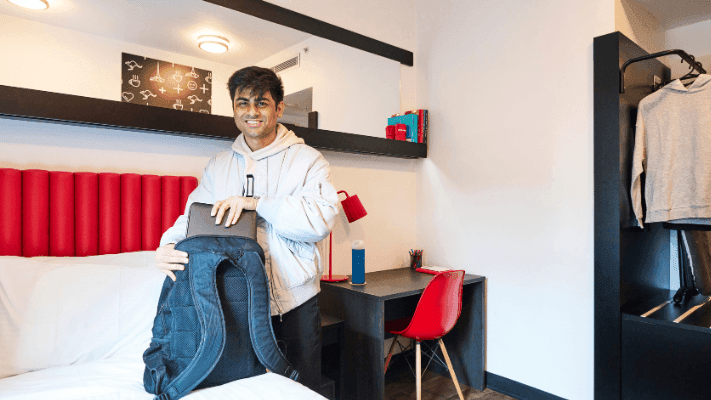 UniLodge Carlton - Ensuite Single Room