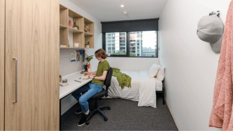 UniLodge South Bank 6 Bedroom Multi Share Apartment Room