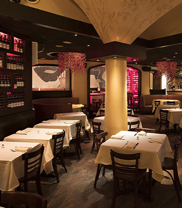 The dining area of Serafina Restaurant at Dream Midtown NYC 