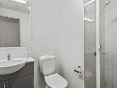 Lonsdale-Studio-Apartment-Bathroom