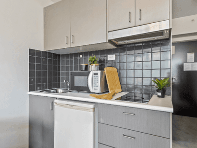 Lonsdale-Studio-Apartment-Kitchenette-2