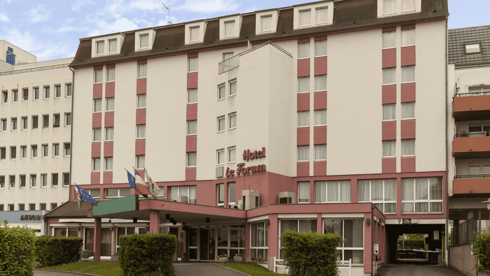 Exterior view of Hotel Le Forum of The Originals Hotels