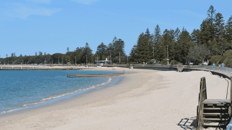 DOLLS POINT BEACH