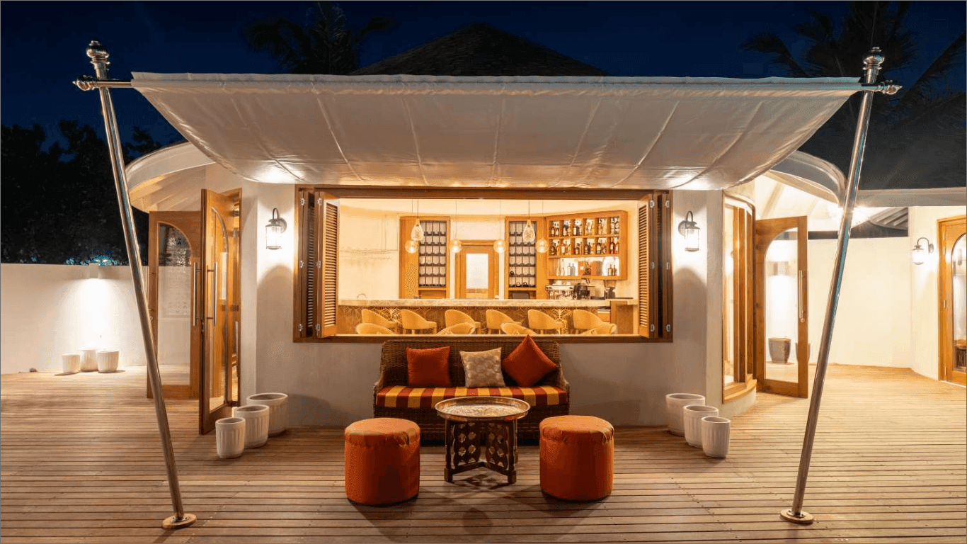 Open dining patio at The Signature Collection by Hideaway