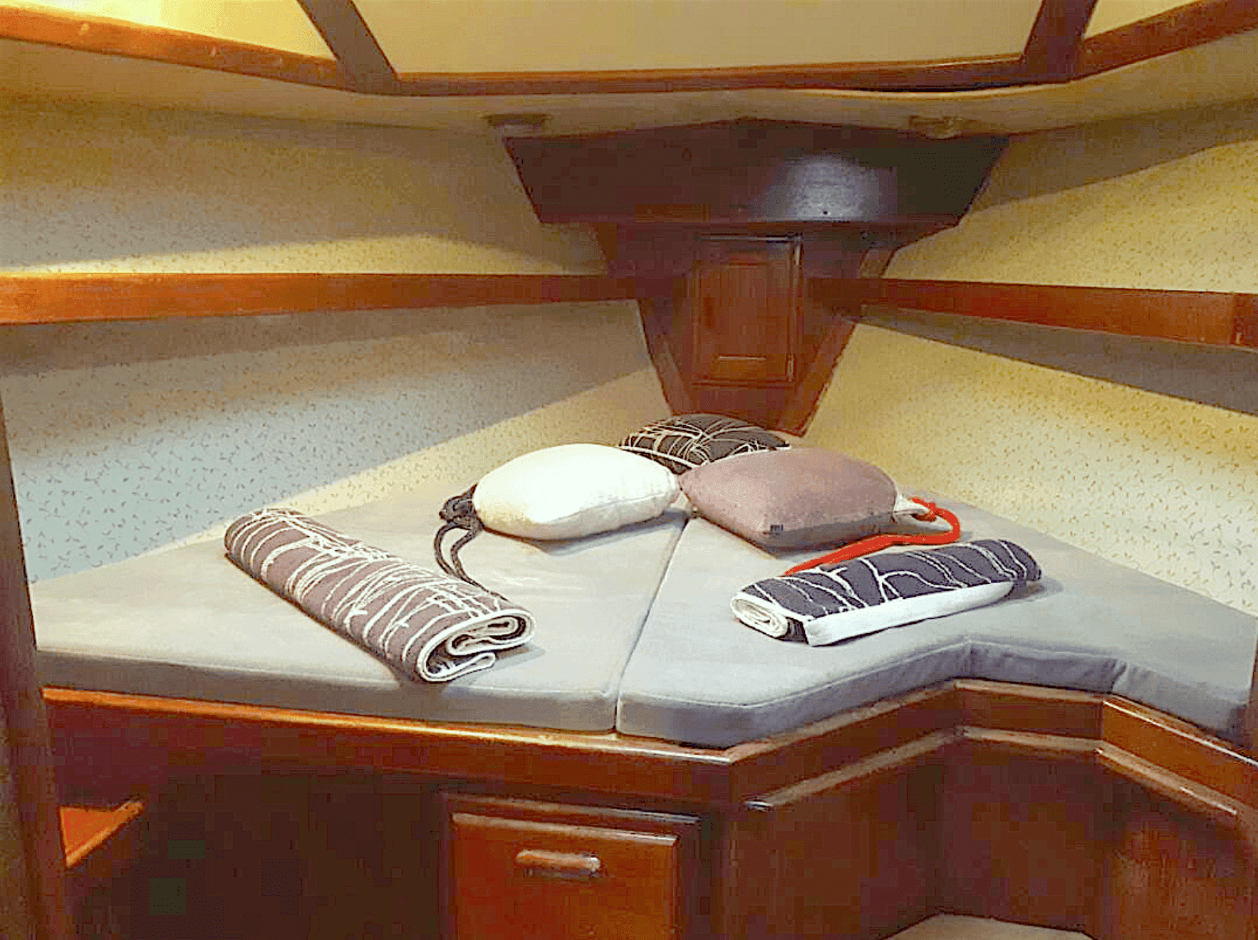 Sofa Bed for Boat Charter - Lexis Hibiscus PD