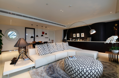 Living area of Grand Deluxe Lagoon Suite at Hotel Eclat Beijing