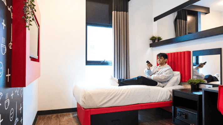 UniLodge Carlton - Ensuite Single Room 