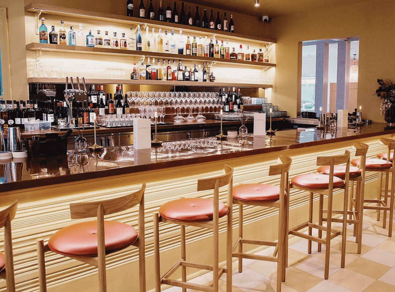 a picture of a well stocked bar