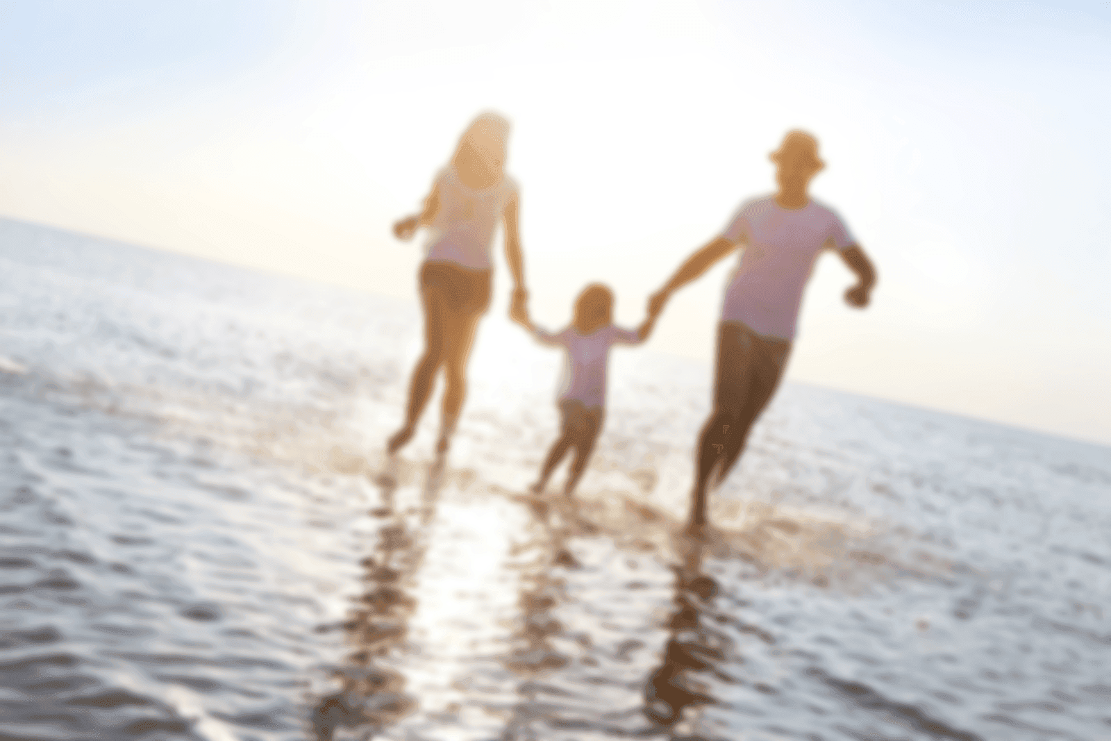 A family by the beach at Mundo Imperial