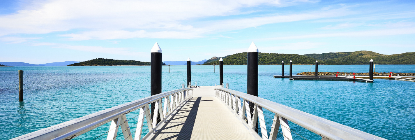 Bridge across the ocean at Daydream Island Resort