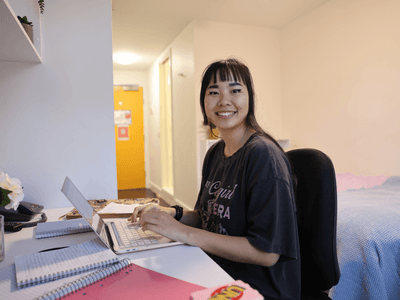 UniLodge Cooper Lodge - Studio Standard Study Desk