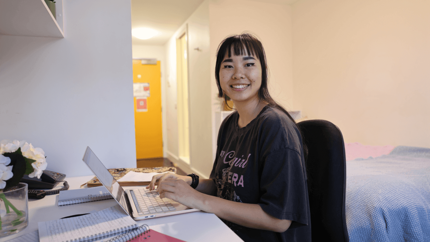 UniLodge Cooper Lodge - Studio Standard Study Desk