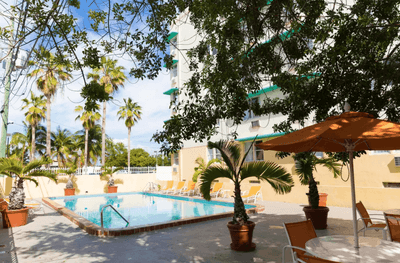 The Broadmore Miami Beach Hotel_Swimming Pool