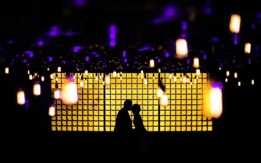 Silhouette of couple kissing at our wedding venue in Avalon, NJ