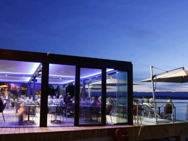 Night View of Restaurant Le Jolla in Lake Geneva near Hotel Les 