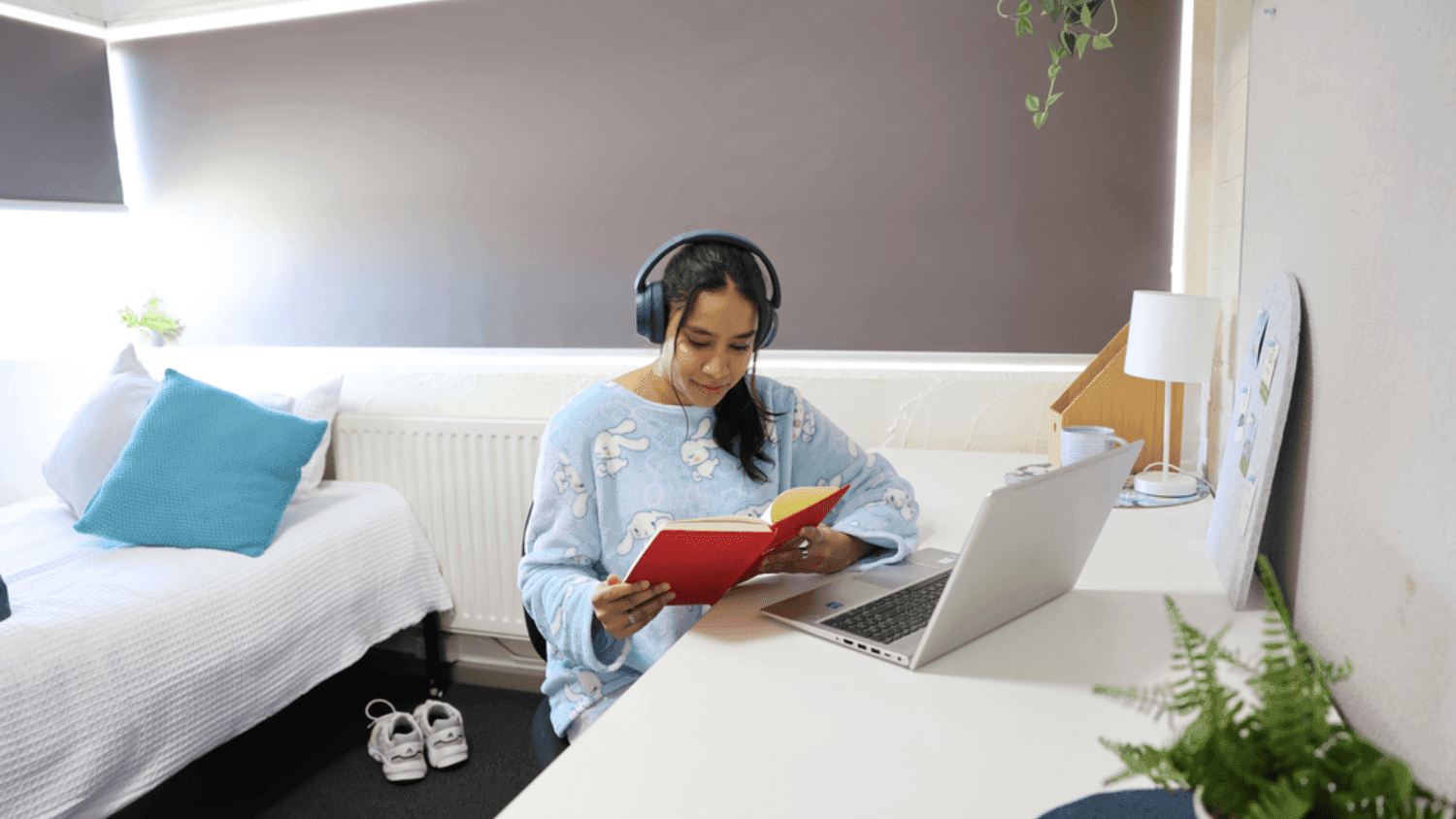 UniLodge Campus West - Gurubun- Study Desk & Room