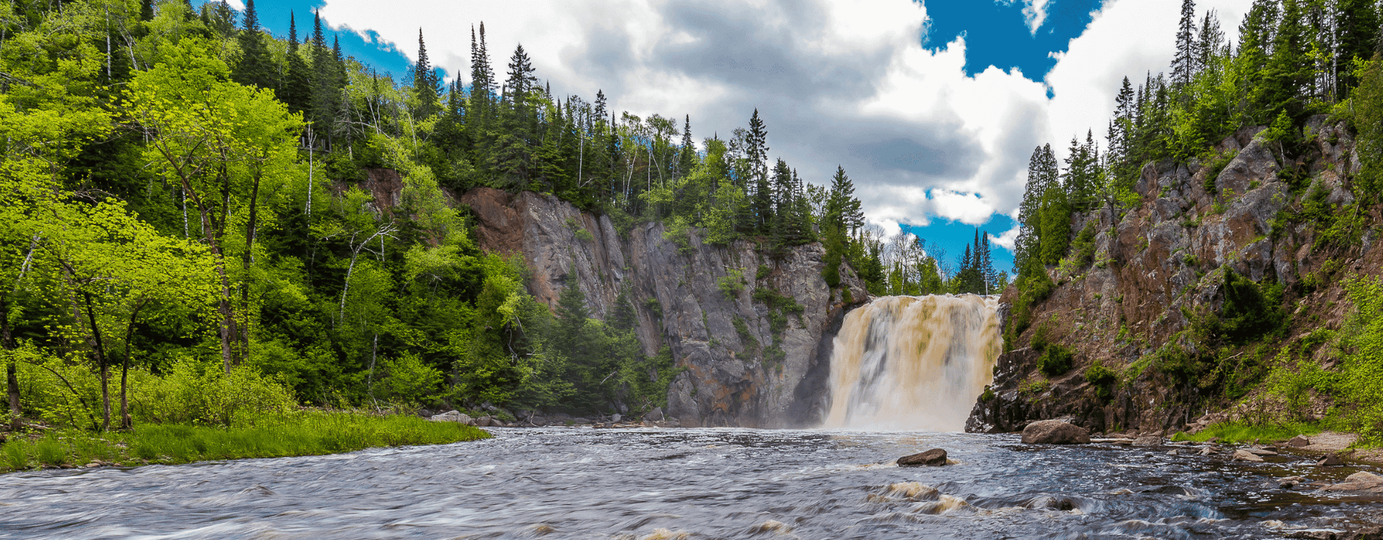 Waterfall in Tettegouche State Park near Bluefin Bay Resorts