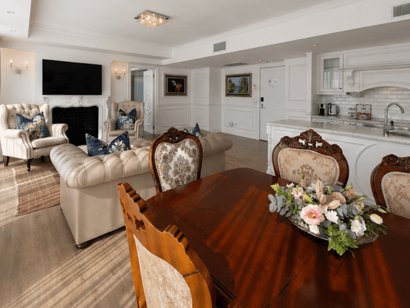 Living area in Three bedroom suite at Pepperclub