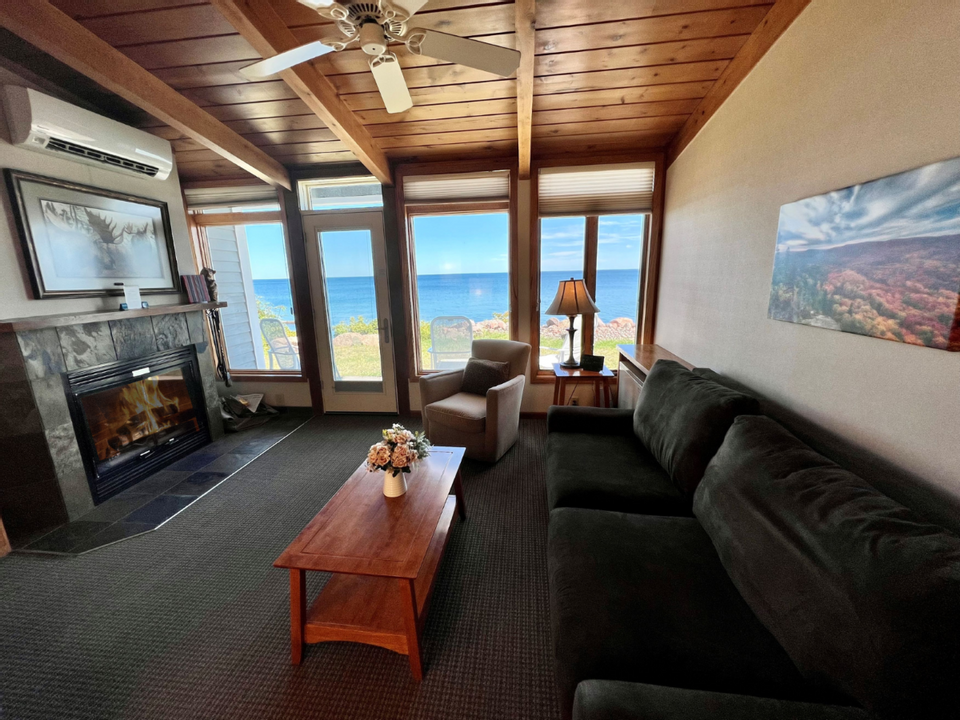 TV, Queen sofa sleeper & coffee table in Studio at Bluefin Bay