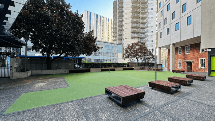 UniLodge Wellesley Apartments Outdoor Courtyard