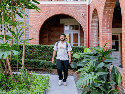 UniLodge Herston Outdoor Courtyard