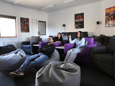 UniLodge Campus West - Great Room - Movie Theatre