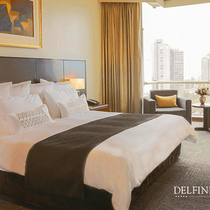 Habitacion superior con una cama en Hotel Delfines