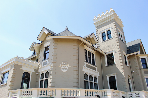 Exterior view of The Wilbur Mansion at Hay Creek Hotels